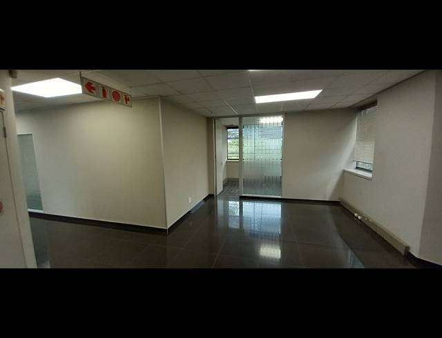 366M² OFFICE TO LET IN WOODMEAD